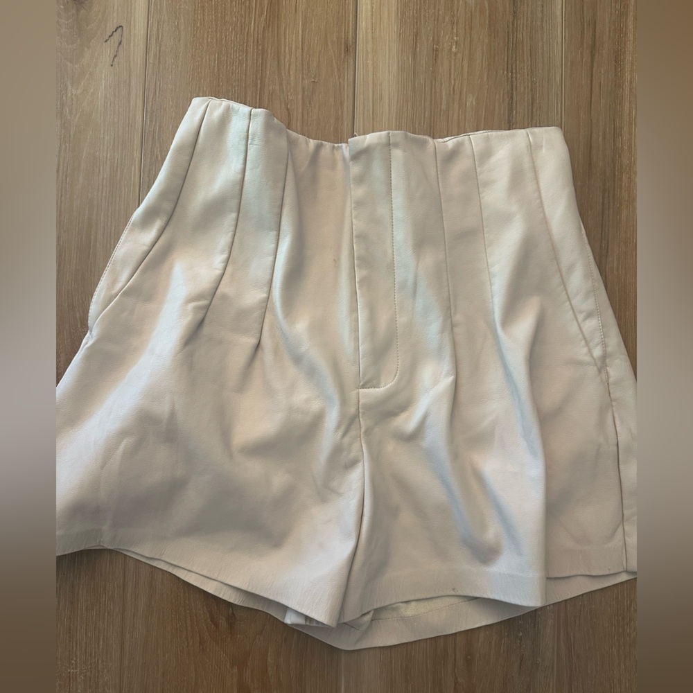 Mustard Seed Faux Leather Shorts L